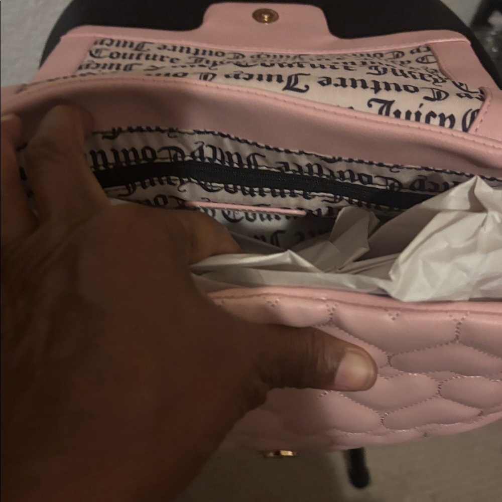 Juicy Couture Pink Quilted Crossbody Bag - Picture 4 of 5